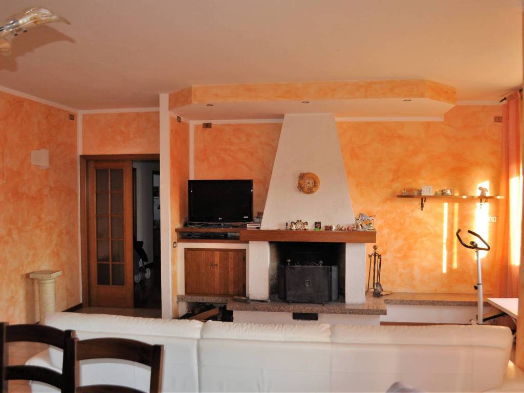 Appartamento a Castiglione del lago in Via Francesco Petrarca - Foto 2