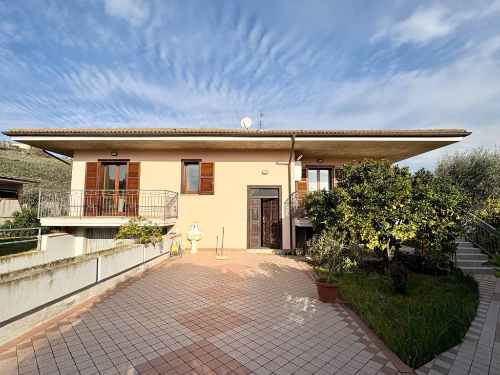 Villa a Morro d'oro in Contrada Case di Pasquale - Foto 2