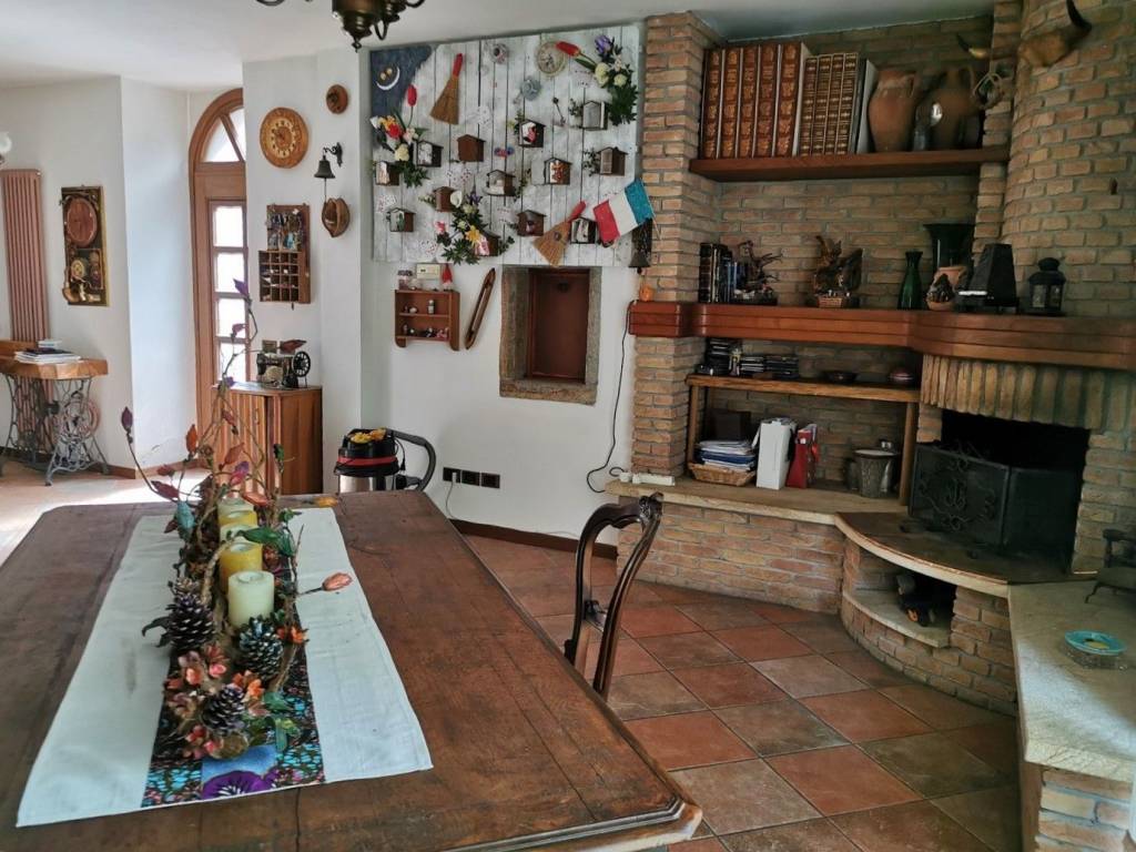 Villa a Bisuschio in Piazza della Chiesa, 2 - Foto 3