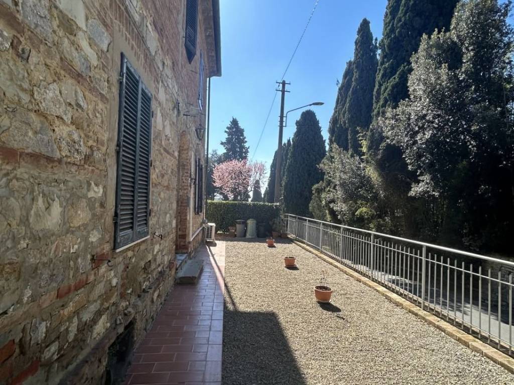 Casa indipendente a Castiglione del lago in Via Fioretti - Foto 2