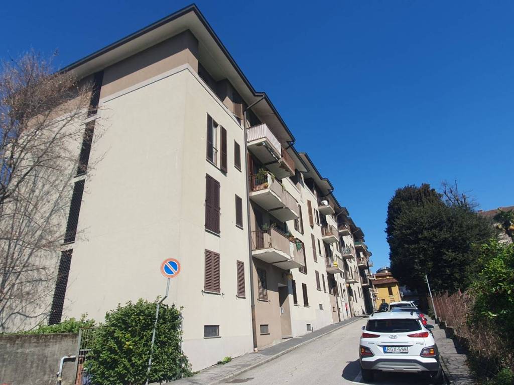 Appartamento a Merate in Via Don Angelo Perego, 10 - Foto 3