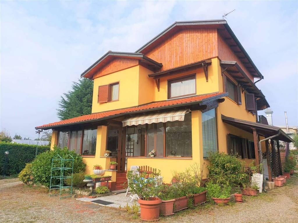 Casa indipendente a Gaglianico in Via Candelo, 5 - Foto 2