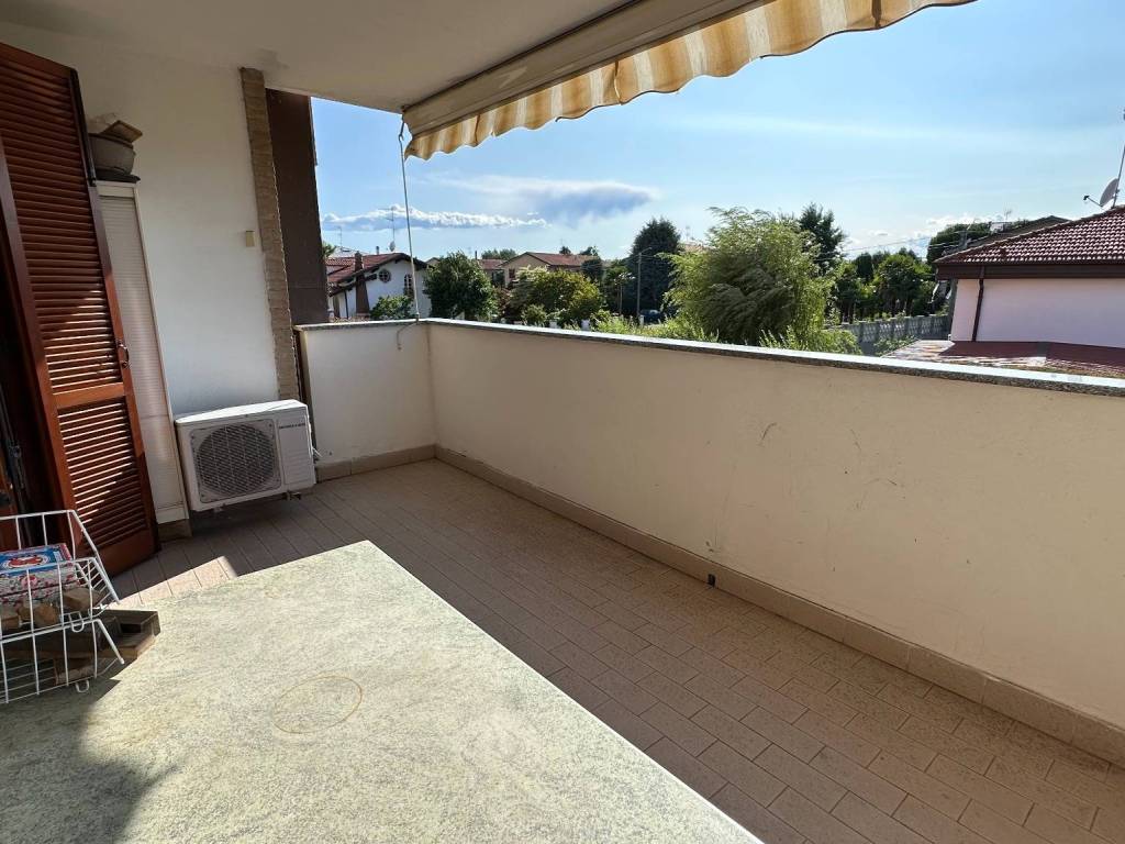 Appartamento a Cislago in Via Raffaello - Foto 4