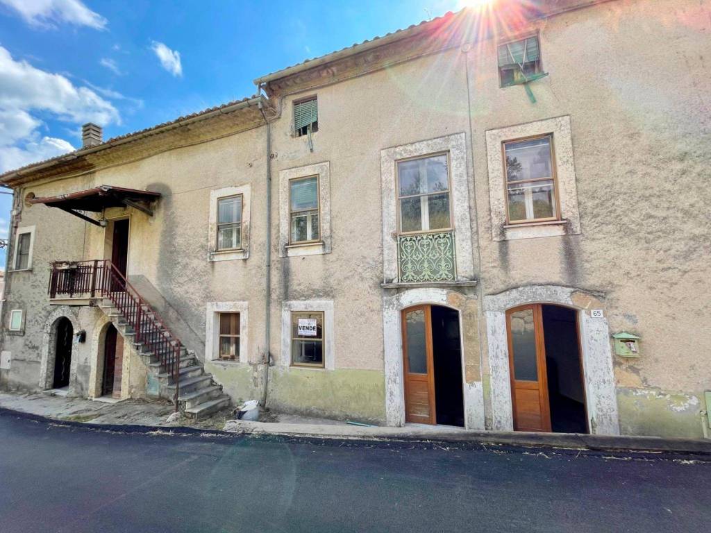 Casa indipendente a Arpino in Via Collecarino, 64 - Foto 2