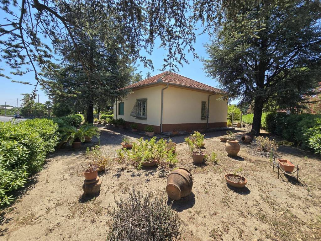 Villa a Albenga in Regione Oliveto Terraconiglio - Foto 4