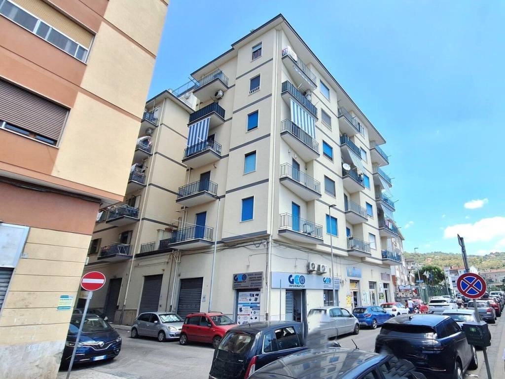 Appartamento a Salerno in Via Enrico Moscati, 5 - Foto 3