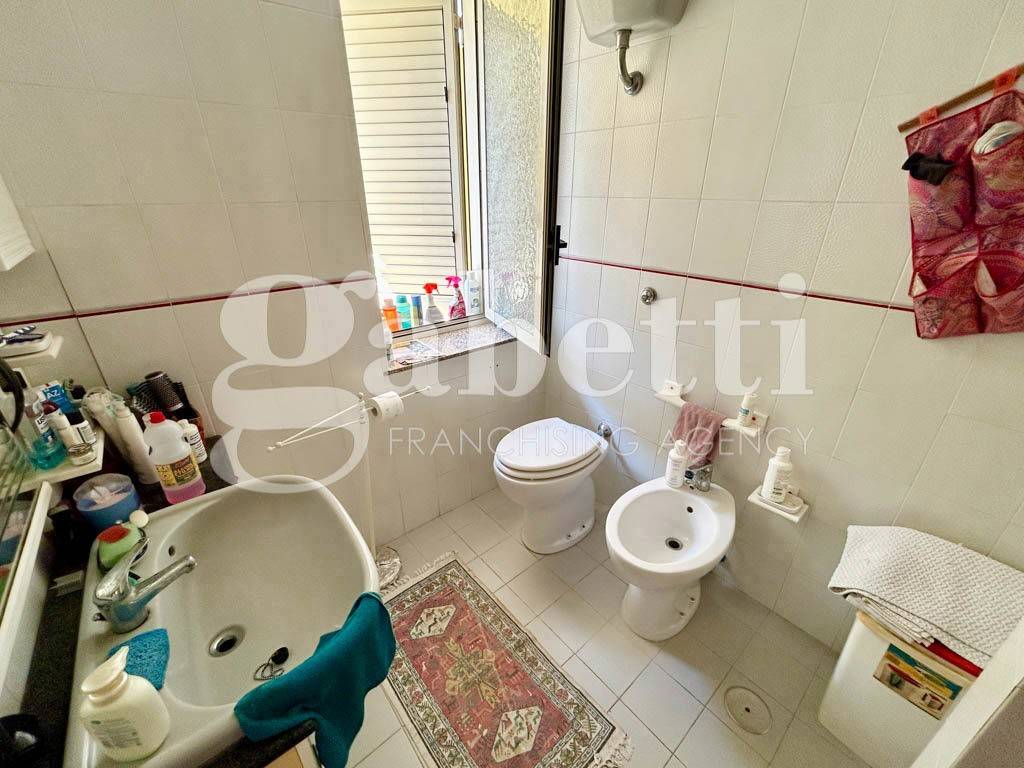 Palazzo / stabile a Castel volturno in Via Melchiorre Caffa, 42 - Foto 5