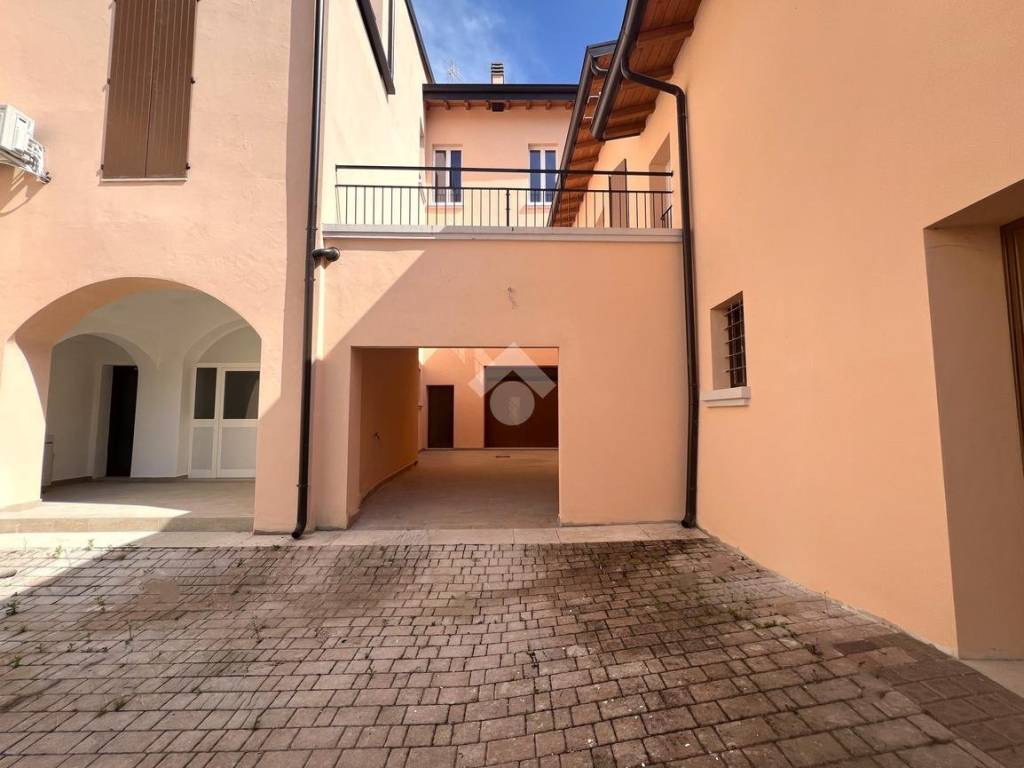 Appartamento a Mirandola in Via Volturno, 20 - Foto 4