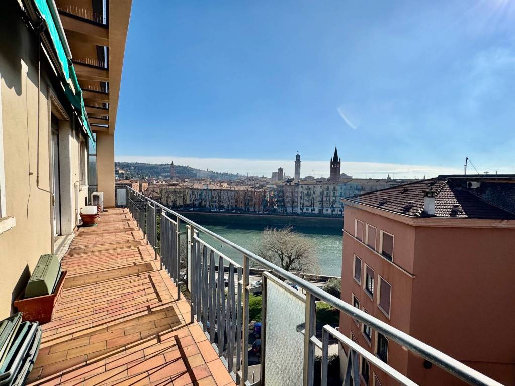 Appartamento a Verona in Lungadige Giacomo Matteotti - Foto 2