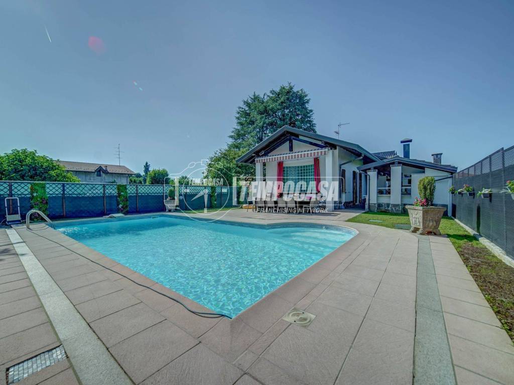 Villa a Fagnano olona in Via CORRIDONI 107/A - Foto 2