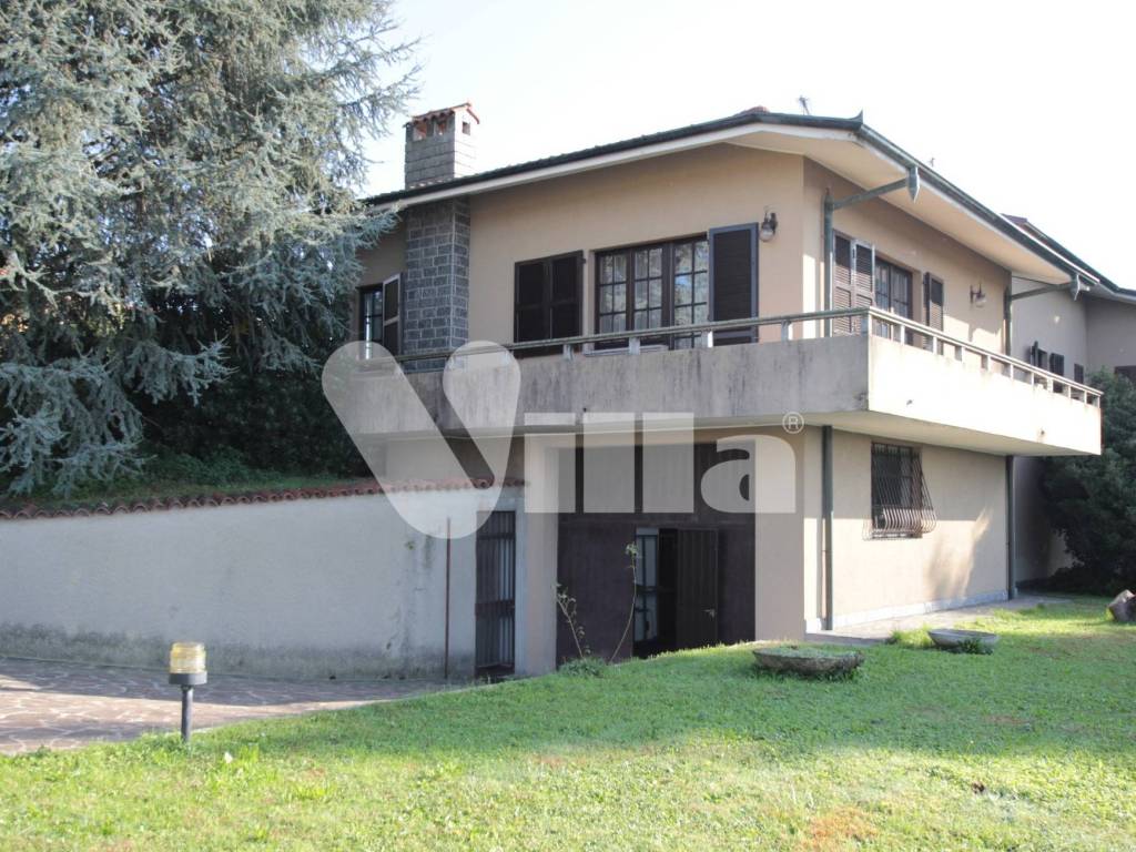 Villa a Annone di brianza in Via Alessandro Manzoni, 22 - Foto 3