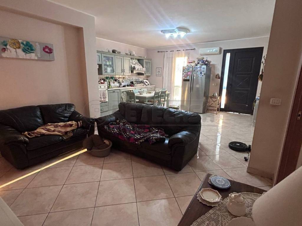 Appartamento a Floridia in Via Cesare Zavattini - Foto 2