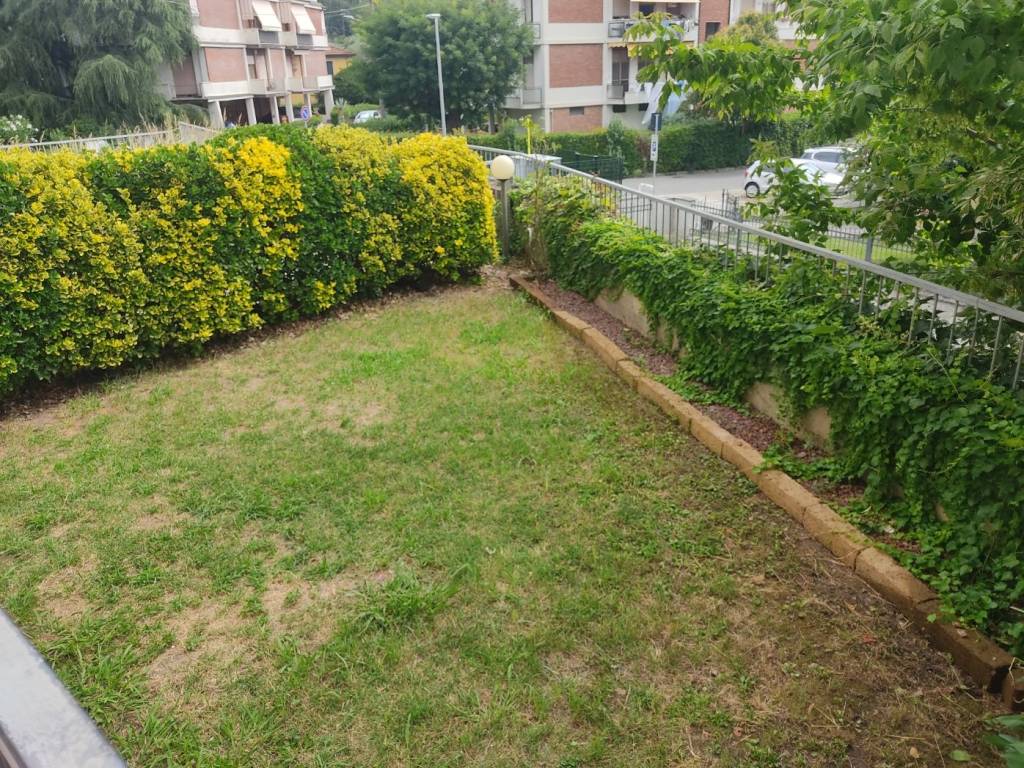 Appartamento a Sarzana in Via Privata Massa Neri - Foto 2