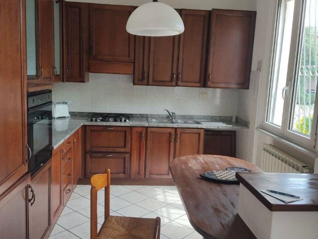 Appartamento a Sarzana in Via Privata Massa Neri - Foto 5