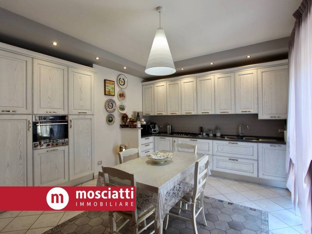 Appartamento a Matelica in Via D'Alessandro - Foto 4