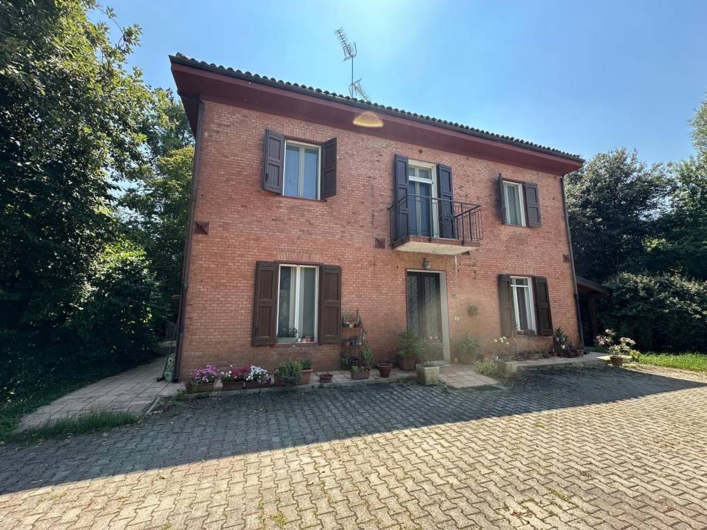 Villa a Galliera in Via Trento, 11 - Foto 2
