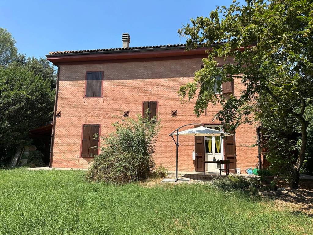 Villa a Galliera in Via Trento, 11 - Foto 3