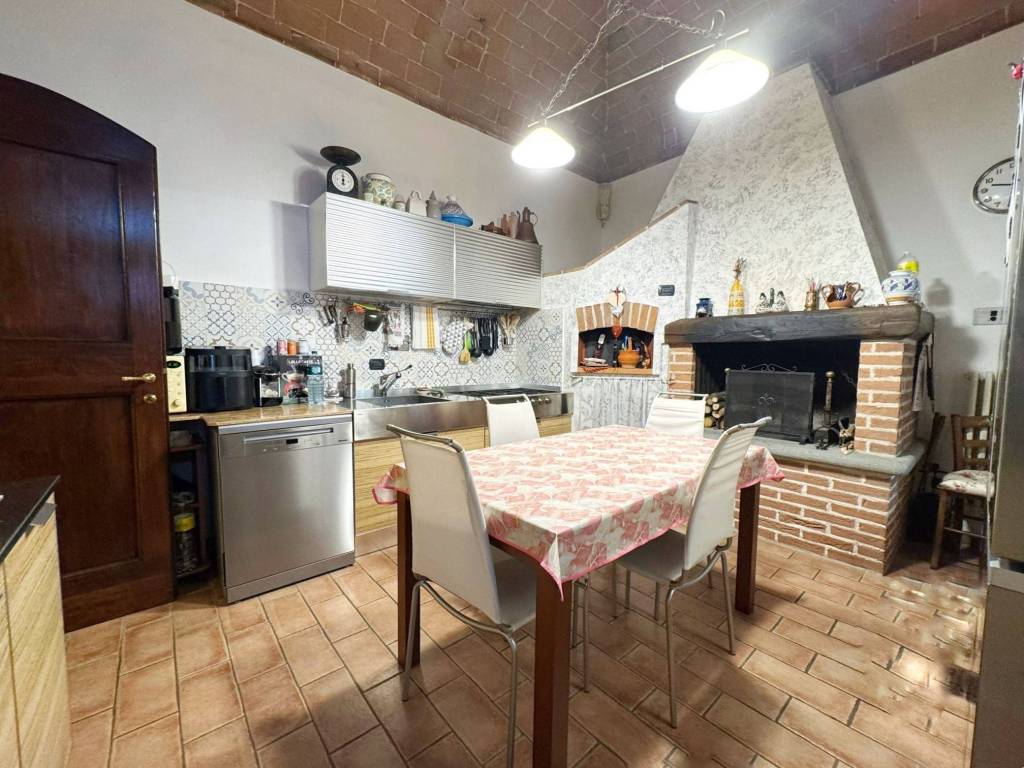 Appartamento a Campi bisenzio in Via Alfredo Catalani - Foto 5