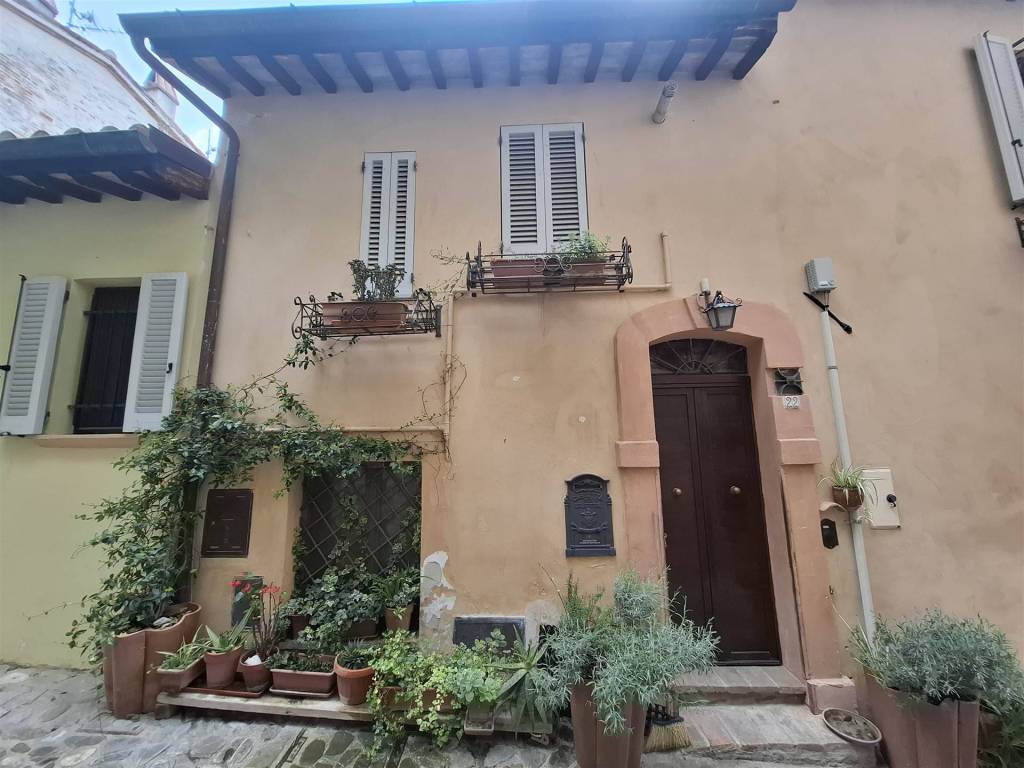 Appartamento a Nocera umbra in Via Renato Lucari, 22 - Foto 2