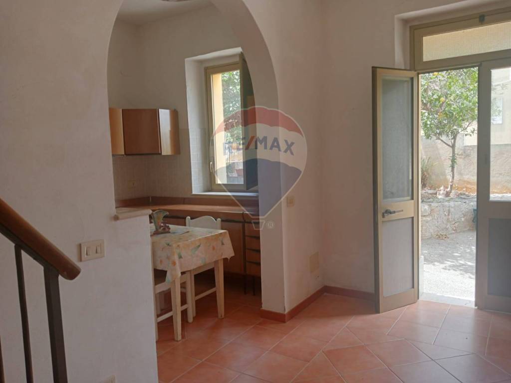 Casa indipendente a Valderice in VIA VESPRI, 518 - Foto 2