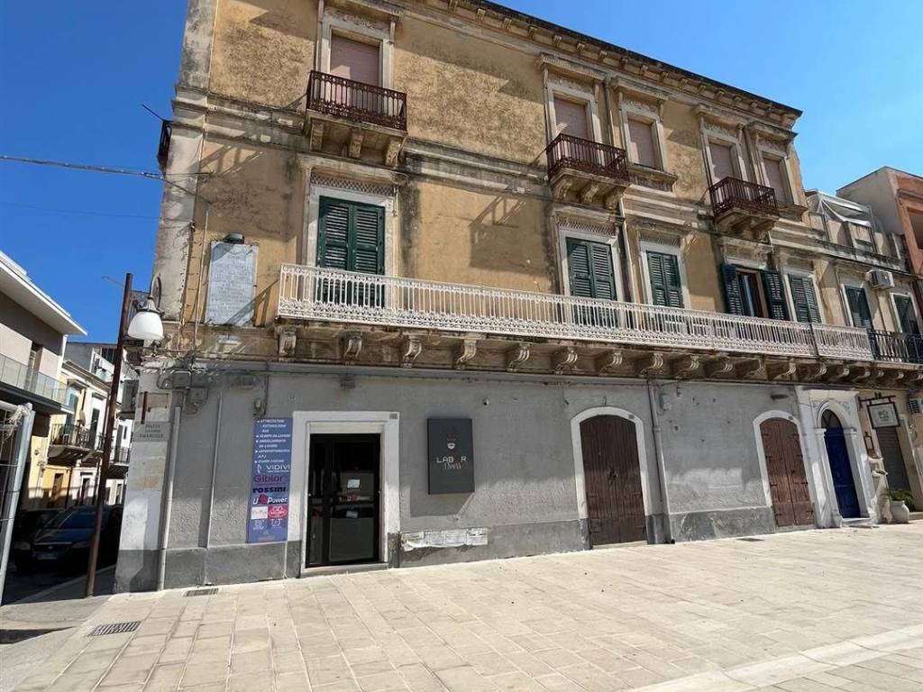Immobile a Pachino in Piazza Vittorio Emanuele e via Giardina - Foto 2