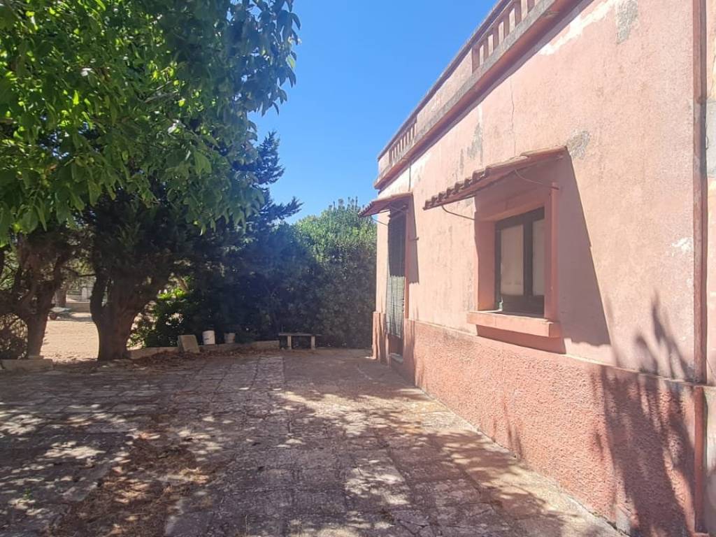 Villa a Cutrofiano in Strada Provinciale Collepasso Noha - Foto 2