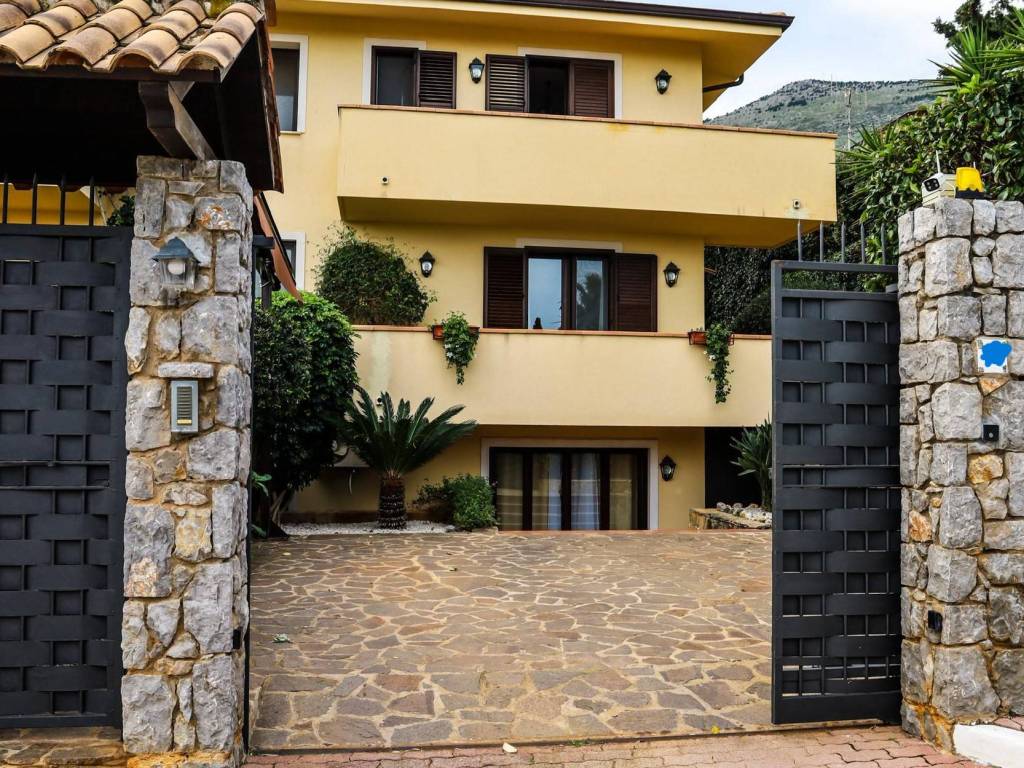 Villa a Carini in Via Agnelleria - Foto 2