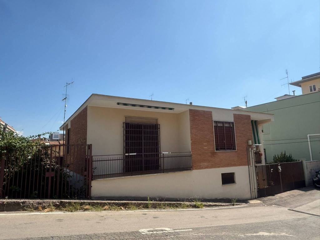 Appartamento a Aprilia in Via Piave, 96 - Foto 3