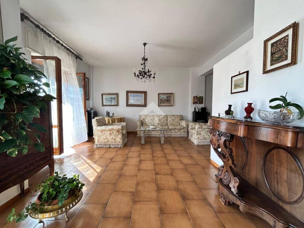 Appartamento a Salerno in Via Gennaro Buongiorno, 3 - Foto 5