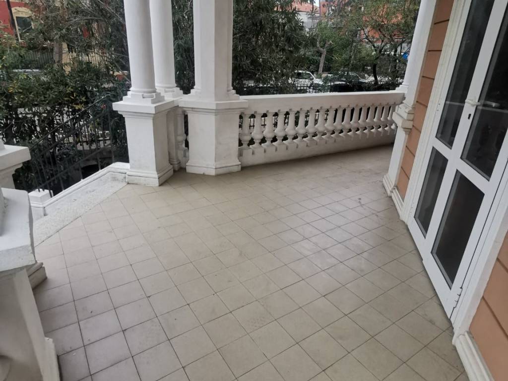 Villa a Pesaro in Viale Raffaello Sanzio, 34 - Foto 4