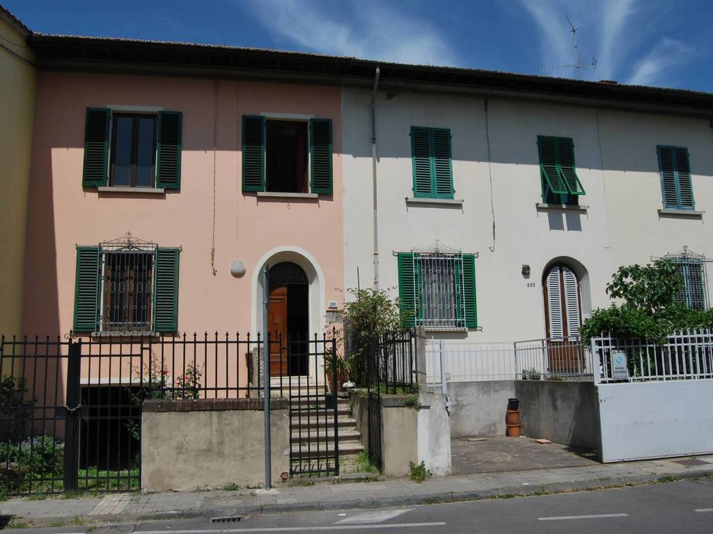 Casa indipendente a Pistoia in Via Padre Giovanni Antonelli - Foto 2