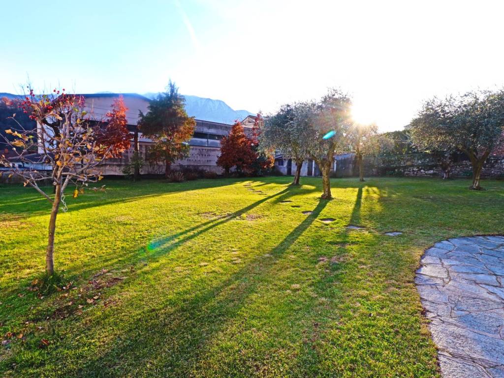 Villa a Tremezzina in Via Armando Diaz, 5 - Foto 3