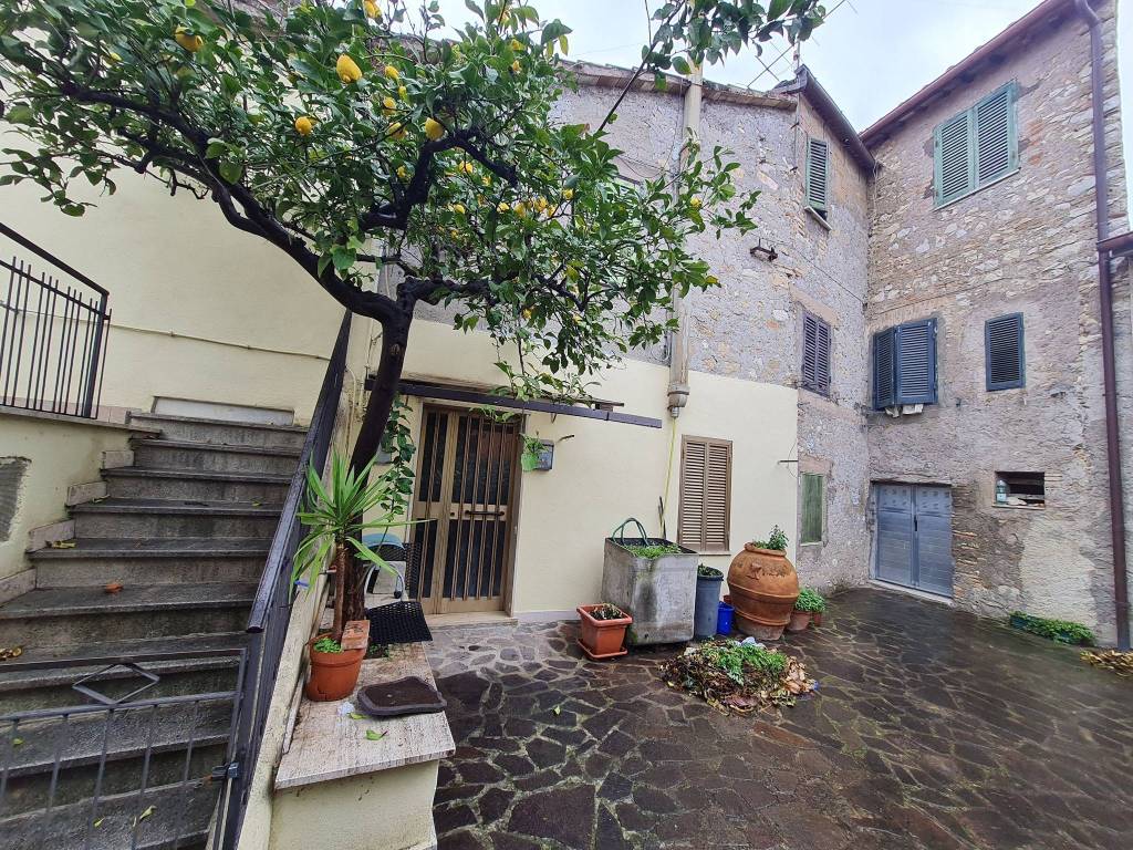 Appartamento a Fara in sabina in Via Roma - Foto 4