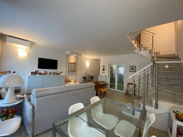 Casa indipendente a Ameglia in Via Alessandro Manzoni, 11 - Foto 2
