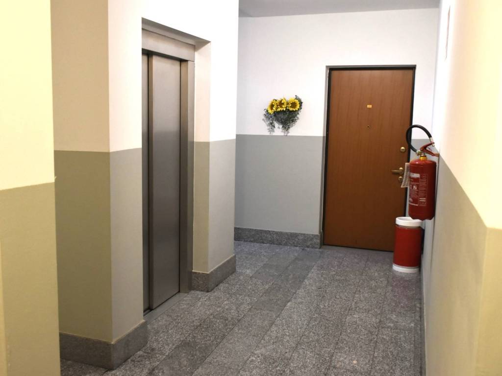 Palazzo / stabile a Sondrio in Piazzale Giovanni Bertacchi, 51 - Foto 4