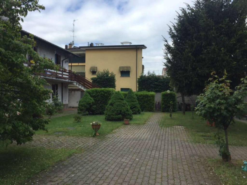 Appartamento a Gorla minore in via Volta 16 - Foto 2