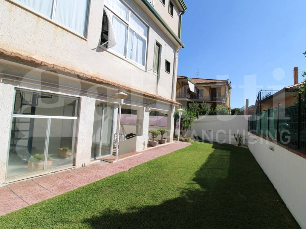 Villa a Viagrande in Via XXIV Maggio , 15 - Foto 3