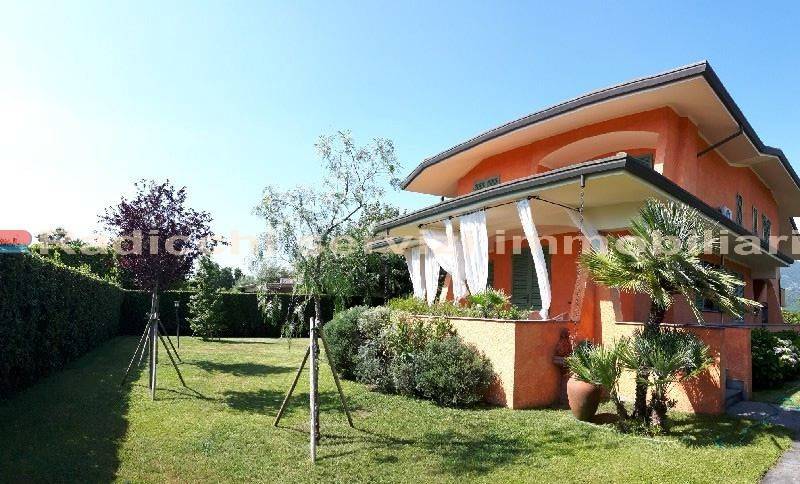 Villa a Forte dei marmi in Via Alessandro Volta, 5 - Foto 2