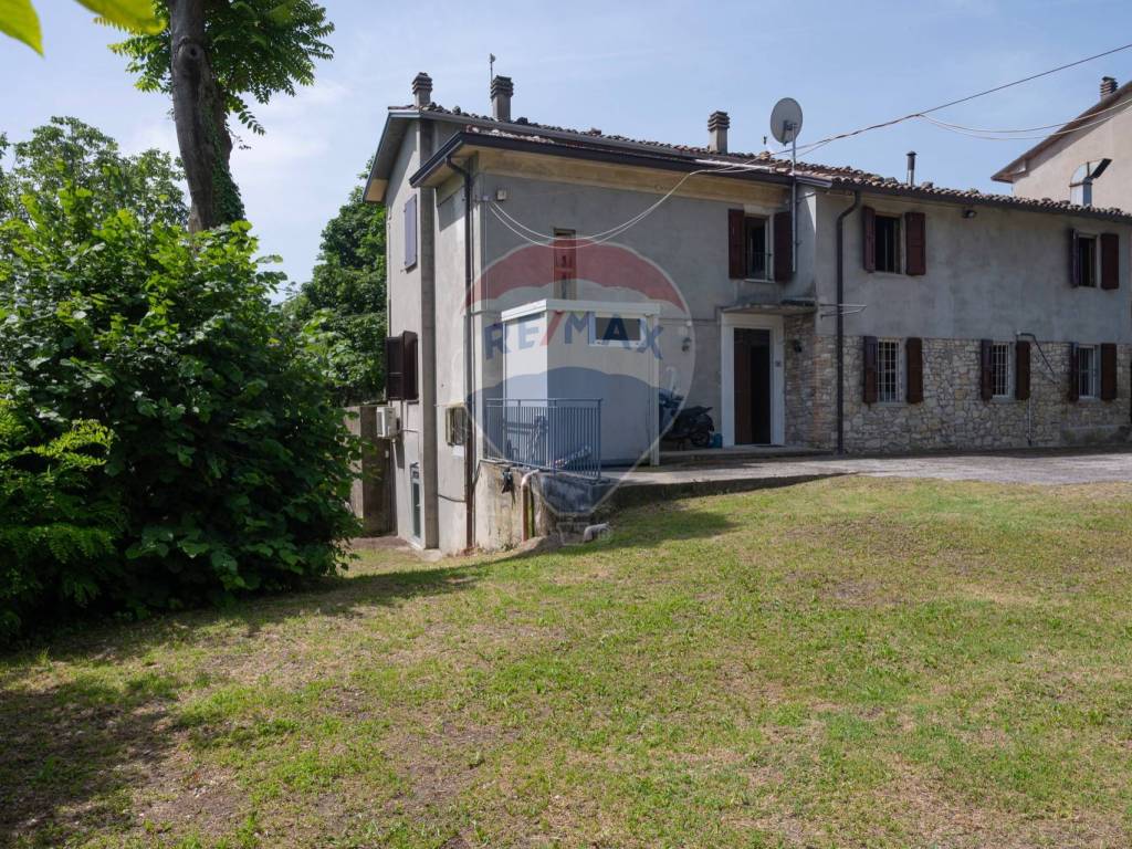 Casa indipendente a Neviano degli arduini in STRADA MOZZANO - Foto 2