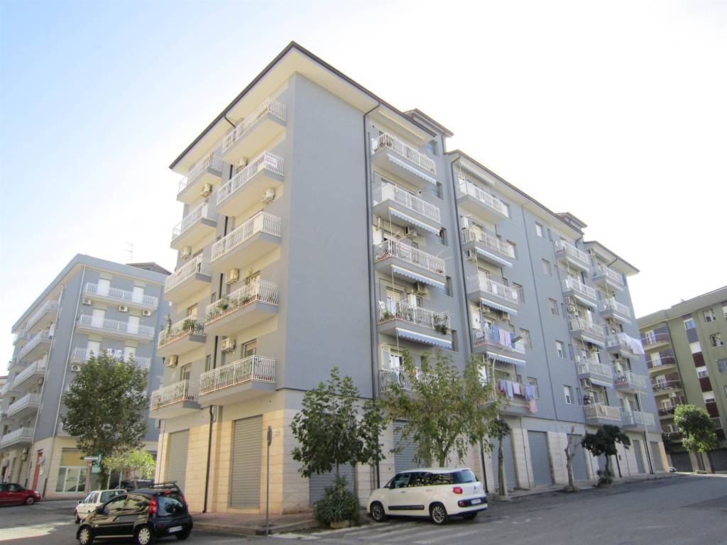Appartamento a Corigliano-rossano in VIA CORRADO ALVARO, 20 - Foto 2
