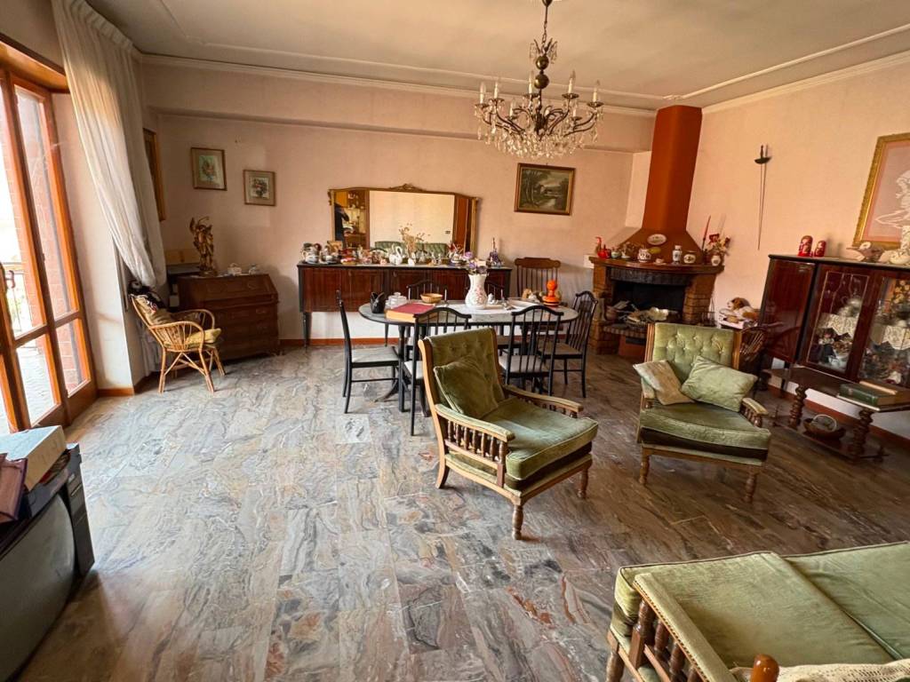 Appartamento a Fondi in Via degli Ausoni - Foto 2
