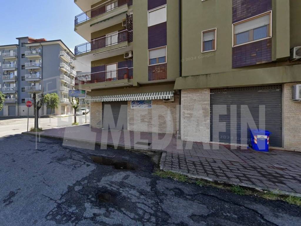 Immobile a Corigliano-rossano in PIAZZA ALCIDE DE GASPERI - Foto 2