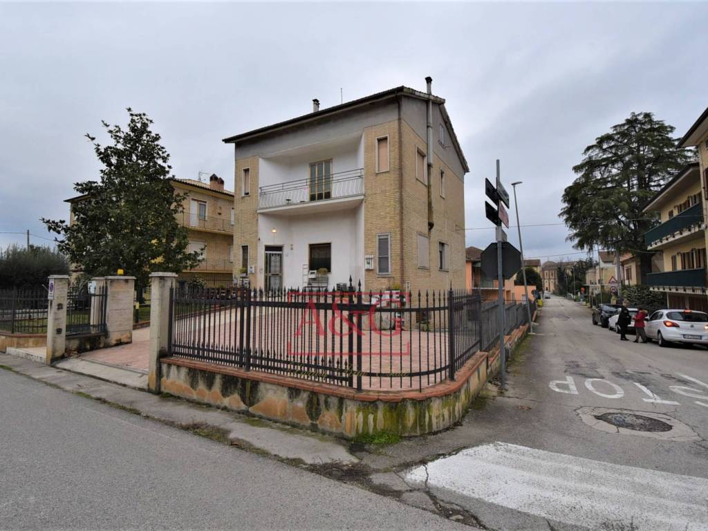 Casa indipendente a Falerone in Strada Falerienze a Valle, 44 - Foto 2