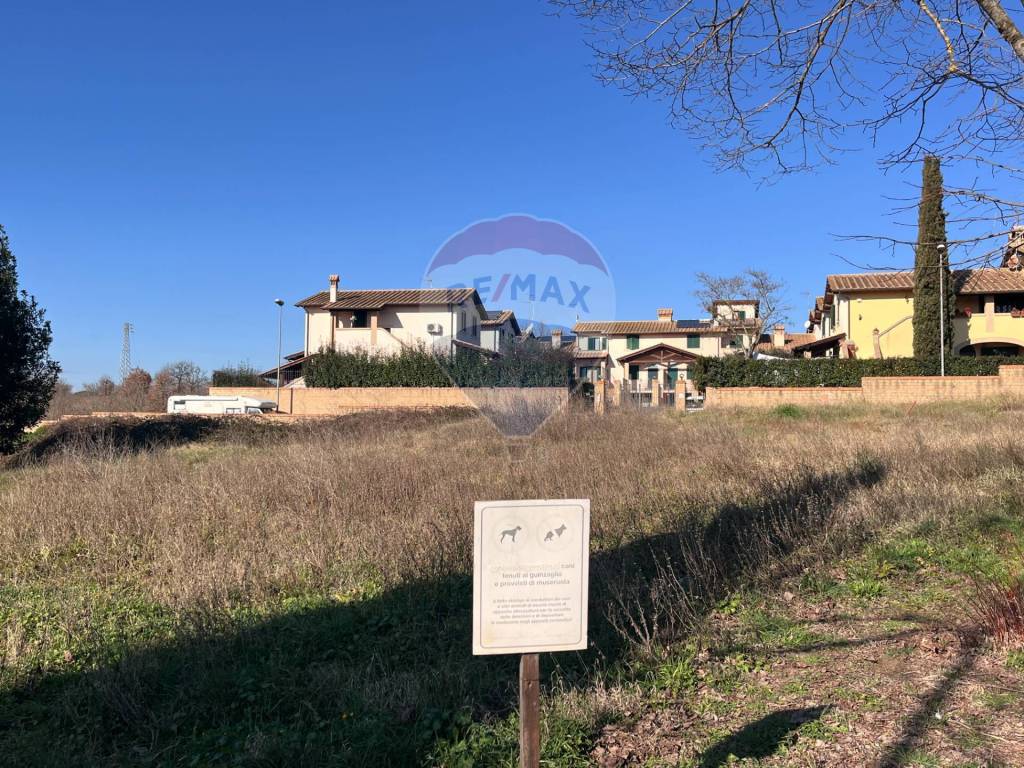 Terreno a Civita castellana in Via Flaminia, 29 - Foto 2