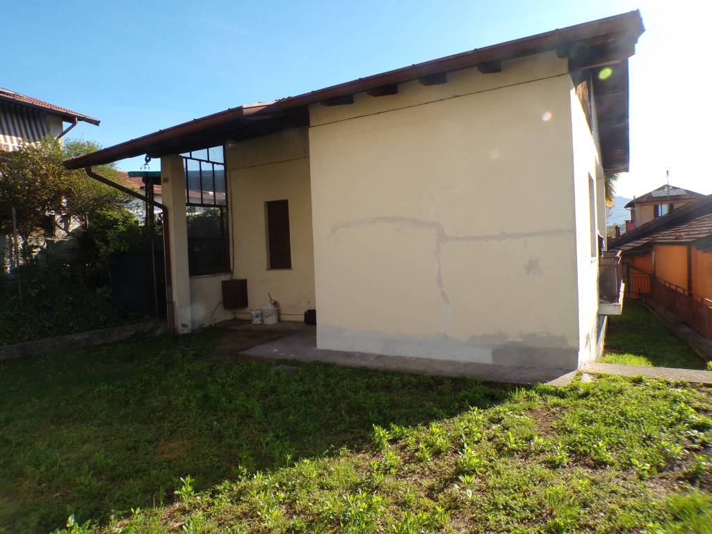 Villa a Besozzo in via cavallotti - Foto 3