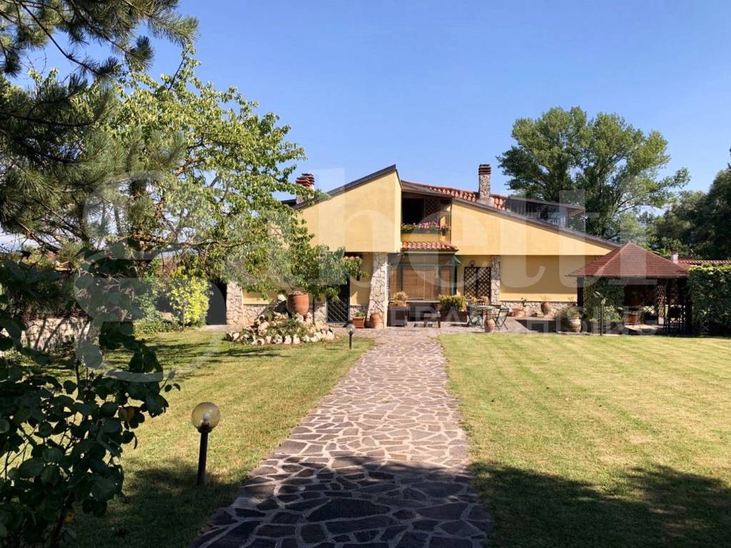 Villa a Avezzano in VIA SANT'ANDREA, 72/A - Foto 2
