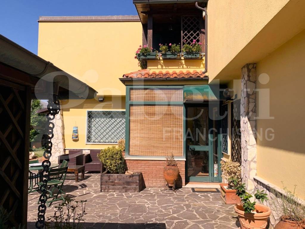 Villa a Avezzano in VIA SANT'ANDREA, 72/A - Foto 3