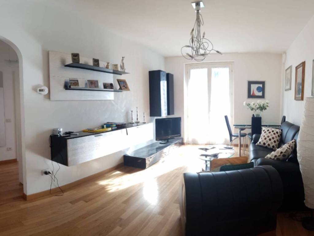 Appartamento a Angera in Via Guglielmo Marconi - Foto 2