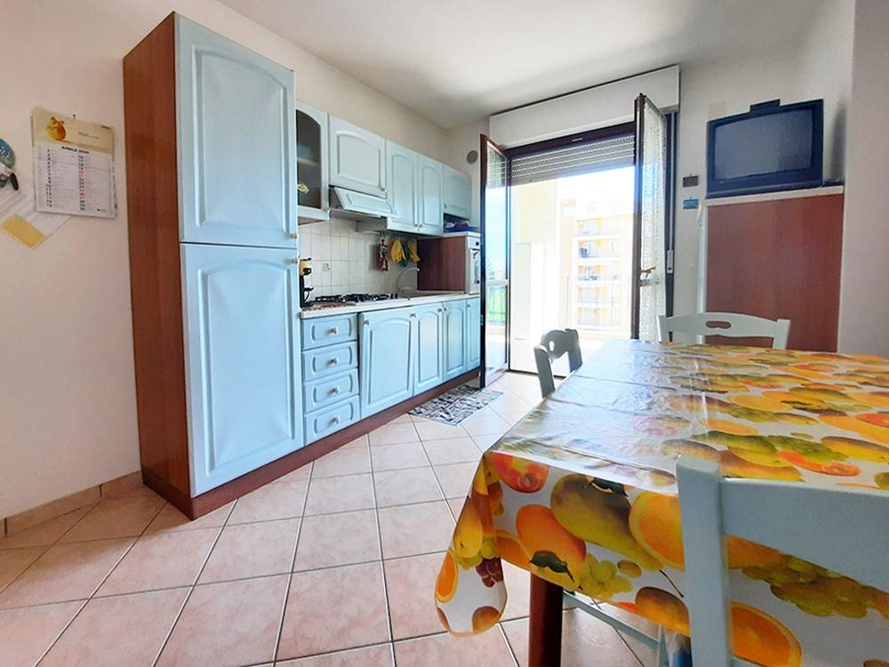 Appartamento a Alba adriatica in Via Ercole Falò - Foto 3