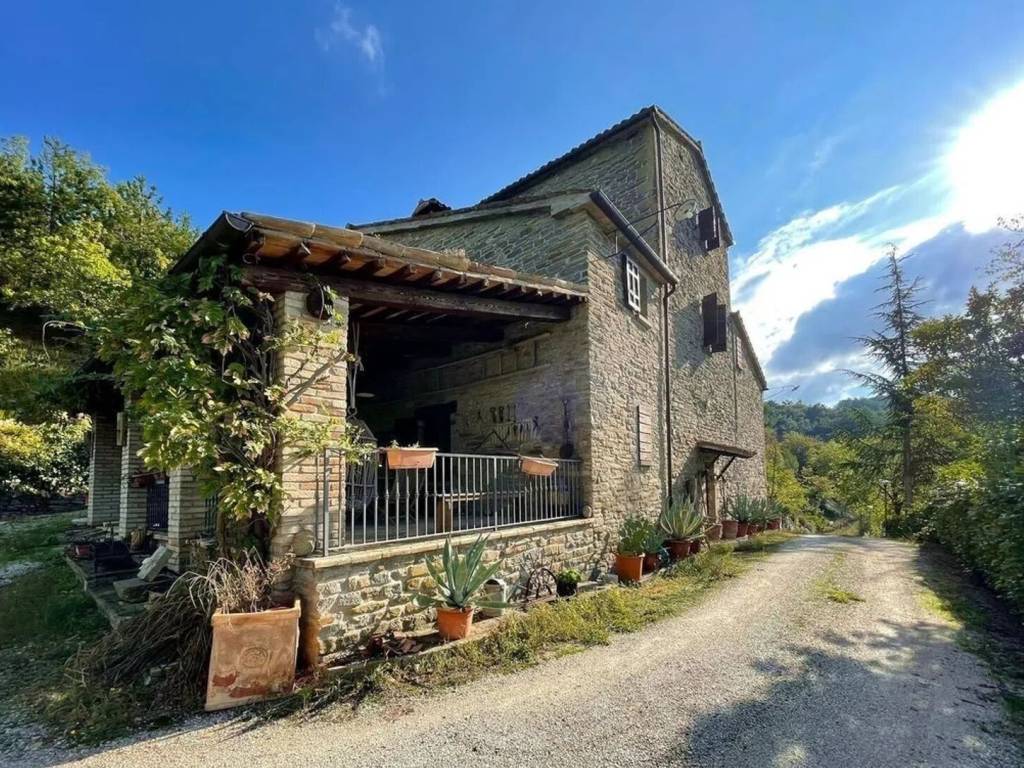 Rustico / casale a Sant'angelo in vado in Strada Provinciale Graticcioli - Foto 2